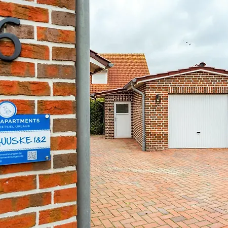 Friesenhuuske 2, Obergeschoss Mit Eigener Terrasse! Apartment Greetsiel